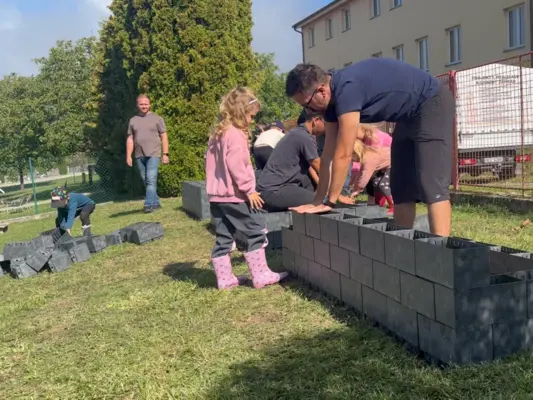 Pozorování stavby záhonu Flexi Element